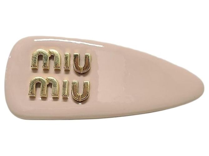 Miu Miu Clip per capelli in vernice rosa cipria