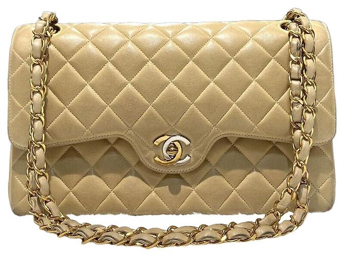 Chanel Bolsa de aba em pele de cordeiro Classic Paris Medium Beige Series Marrom