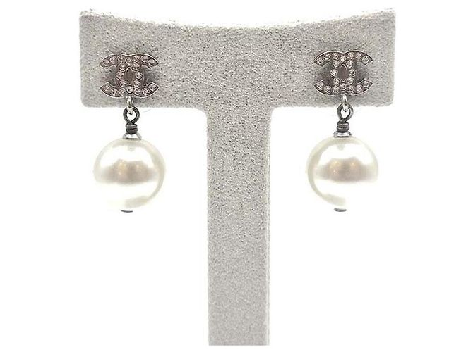 Chanel Pendientes de perlas y circonitas Blanco