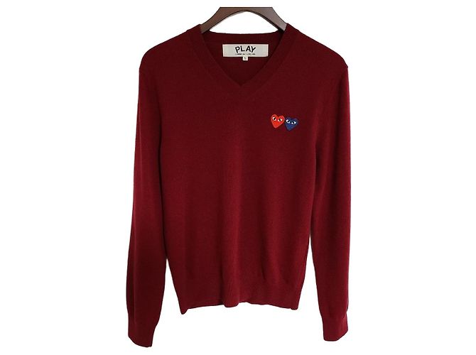 Comme Des Garcons Burgunderfarbener V-Ausschnitt Strickpullover für Herren mit Doppelpatch Rot