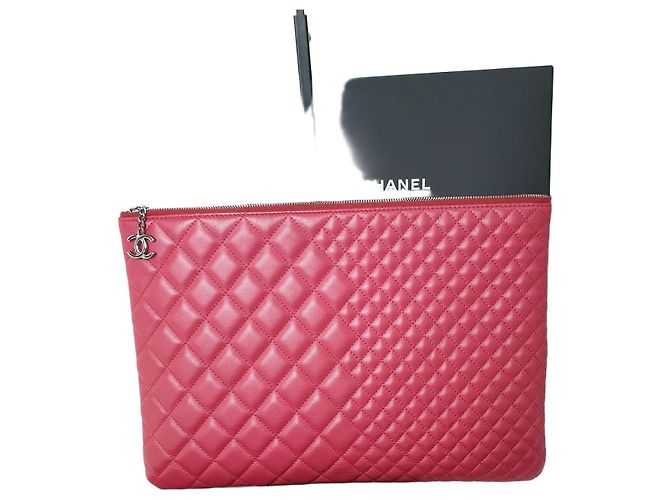 Chanel Limitierte Clutch aus Lammleder, groß Rot