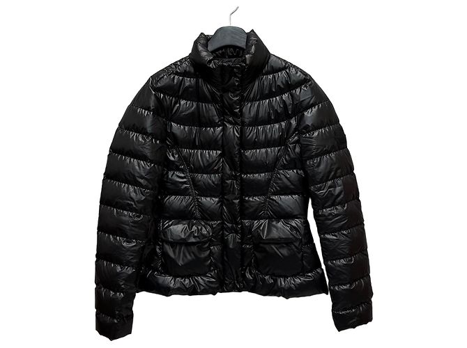 Moncler Mirabel Short Down Jacket Black