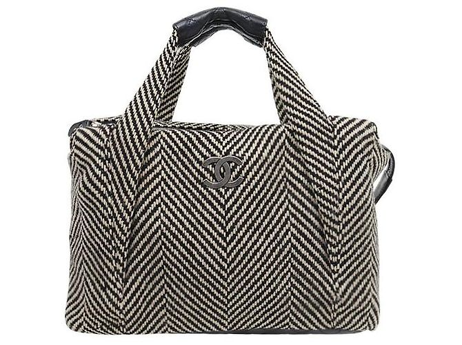 Chanel Sacote de tweed com padrão chevron zebra Multicor