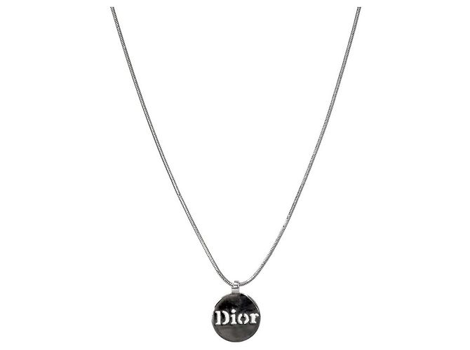 Dior Collar de plata con moneda