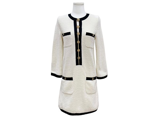 Chanel Minivestido de punto de rizo blanco con botones CC