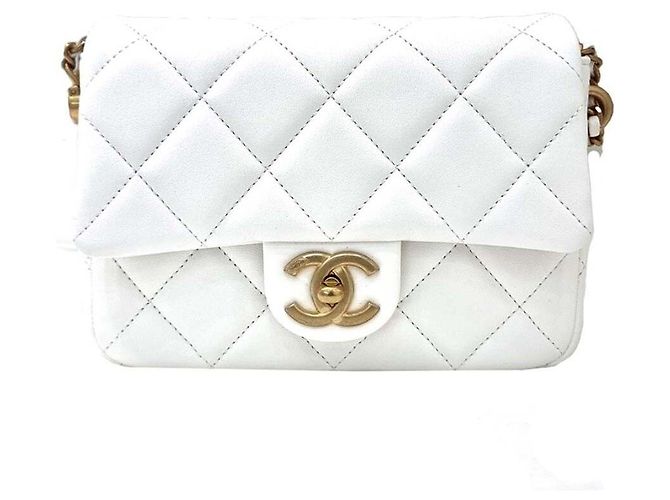 Chanel Minha mini bolsa transversal adornada com pérolas perfeitas Branco