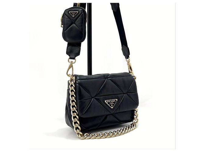 Prada Bolsa de ombro acolchoada com corrente Crossbody Black Preto