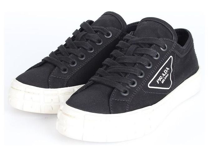 Prada Baskets en gabardine noir