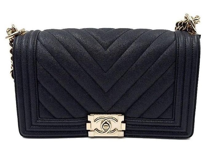 Chanel Borsa Boy Chevron in Caviar Taglia Medium Blu