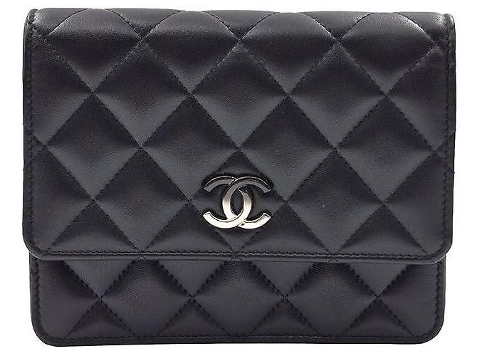 Chanel Bolsa Crossbody WOC de pele de cordeiro com gradiente e corrente Preto