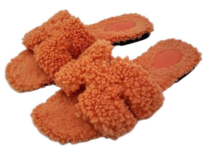 Hermès Oran Shearling Orange