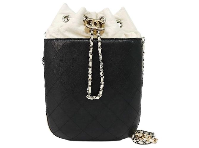 Chanel Borsa a tracolla a secchiello Gabrielle nera