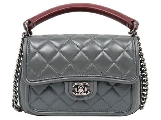 Chanel Graue Flap-Bag mit Kette Braun