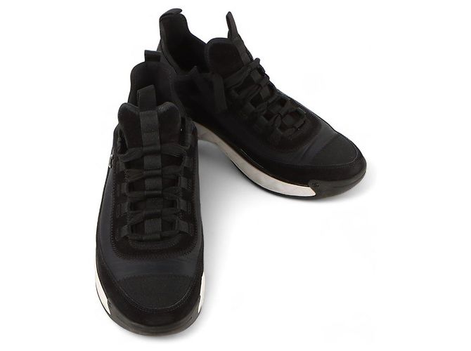 Chanel Sneaker aus Mischgewebe mit schwarzem CC-Logo