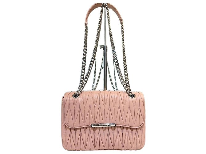 Miu Miu Bolso de hombro acolchado con cadena Rosa claro