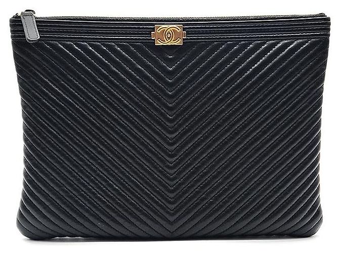 Chanel Clutch Chevron Boy New Medium Nero