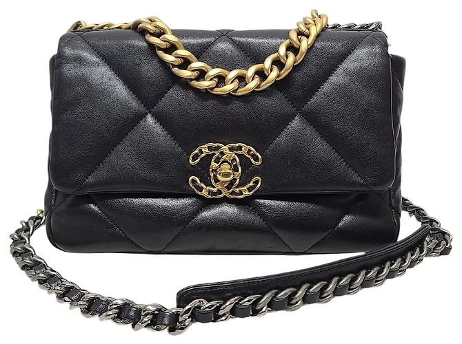 Chanel Bolsa de aba em pele de cordeiro preta Medium Interior Chip Preto