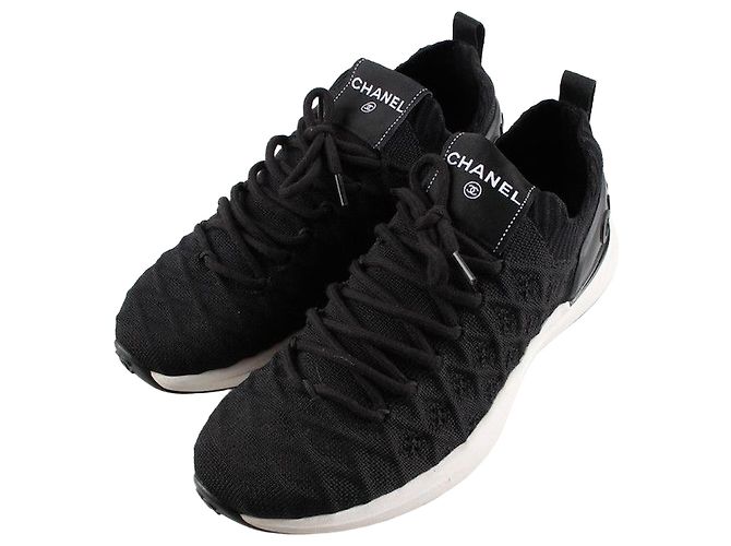 Chanel Quilted Knit Back Logo Sneaker Black Schwarz