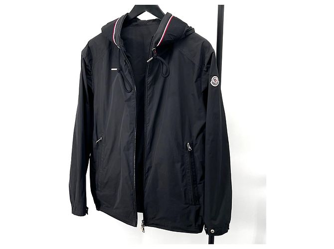 Moncler Giacca a vento con cappuccio nera Nero