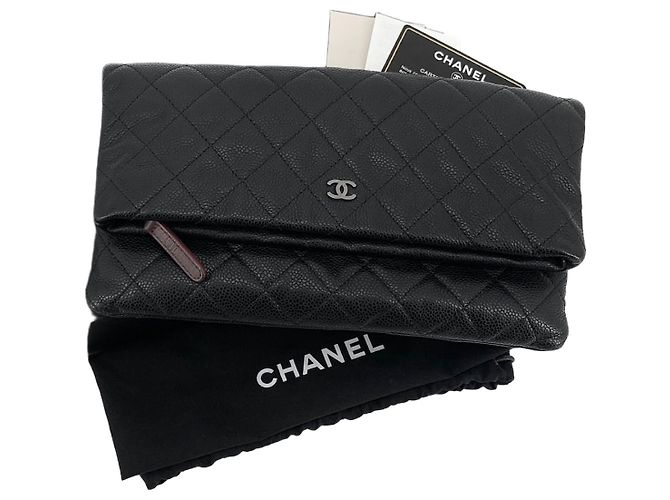 Chanel Pochette pliante Caviar argentée Noir