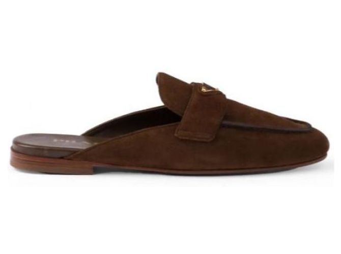 Prada Pantufas de camurça Marrom