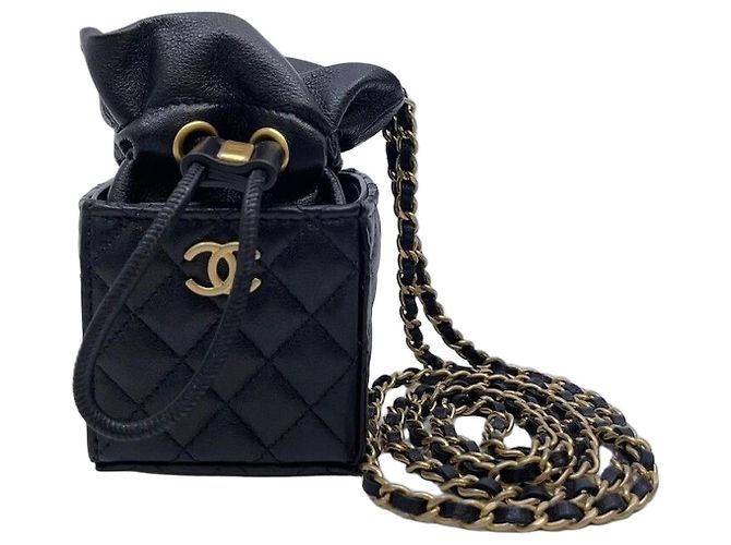 Chanel Mini borsa a secchiello con catena a tracolla nera Nero