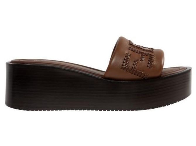 Fendi Sandali con zeppa in pelle Marrone