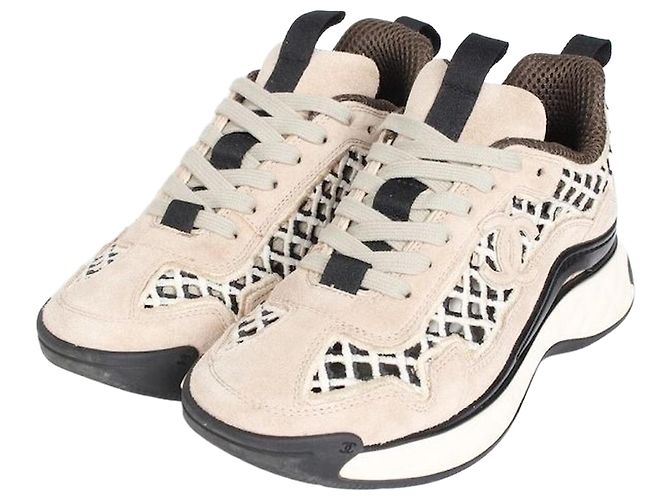 Chanel Baskets en daim à fibres mixtes marron