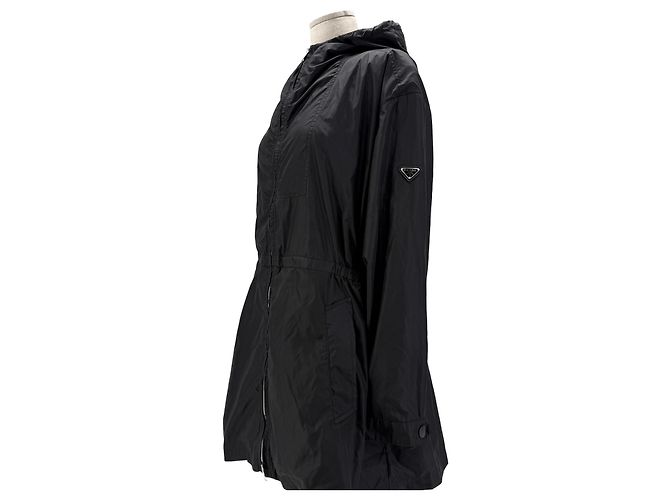 Prada Giacca a vento lunga in Re-Nylon con logo Triangle Nero
