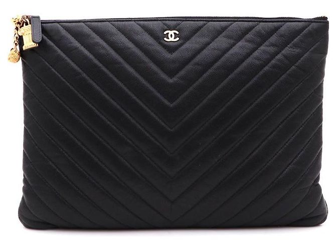 Chanel Porta-chave e Clutch Chevron Caviar Preto