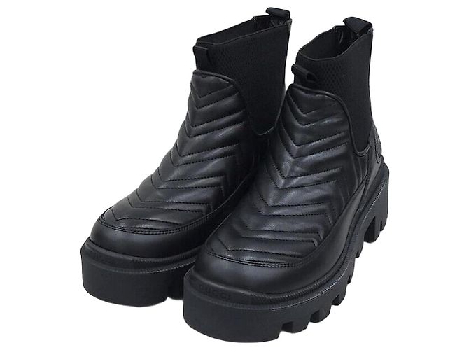 Gucci Black Matelassé Chelsea Boots