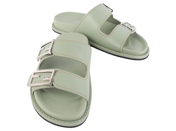Fendi Leder-Slide-Sandalen Größe Weiß