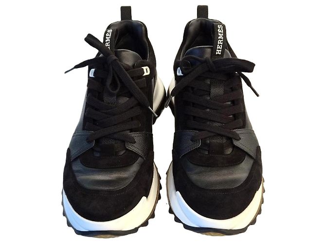 Hermès Sneakers Black Condition