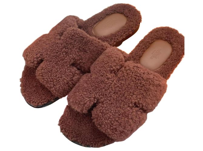 Hermès Ismir Shearling Sandalen Braun Rot