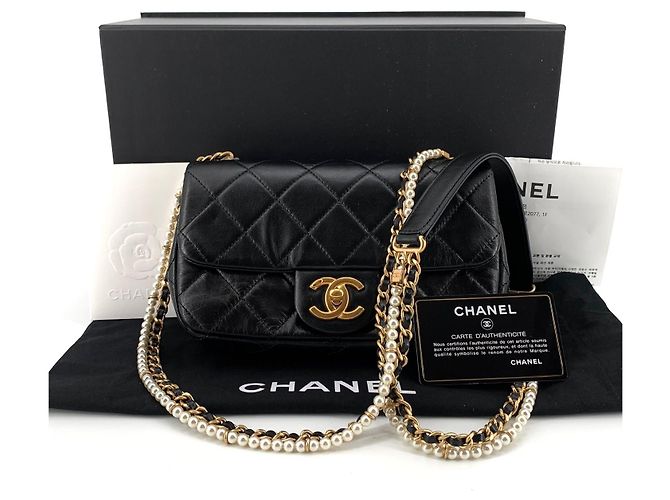 Chanel Mini bolsa flap em couro de vitelo Classic Pearl Preto