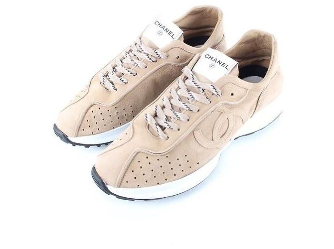 Chanel Baskets en daim marron