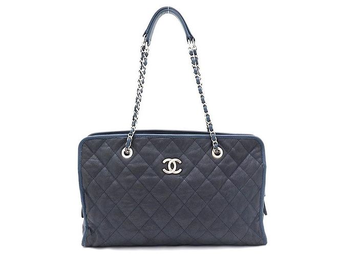 Chanel Borsa a tracolla con catena argentata e logo CC in caviar Blu
