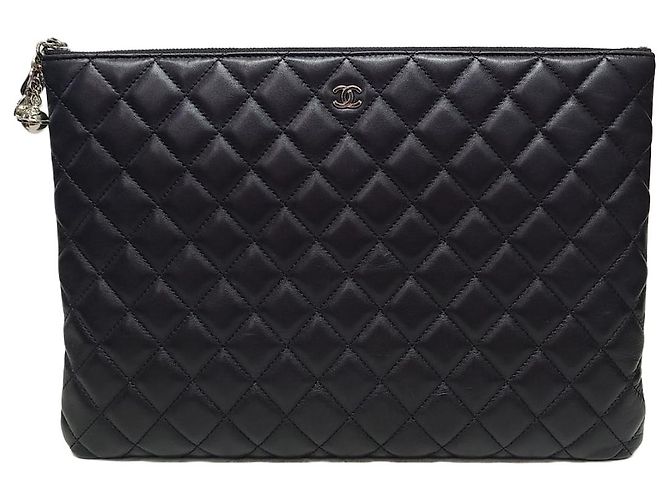 Chanel Klassische Clutch aus schwarzem Lammleder mit silbernem Rocket Charm, Large