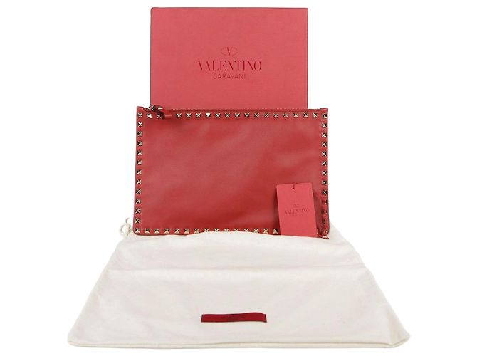 Valentino Rockstud Clutch aus rotem Leder