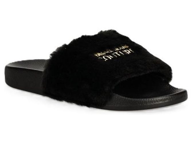 Versace Ciabatte in pelliccia con logo Nero