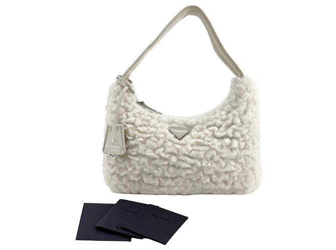 Prada Mini sac hobo en shearling avec logo triangle Blanc