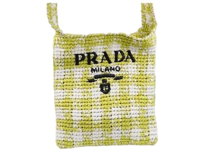 Prada Sac à l'épaule en raphia avec logo triangle Jaune Doré