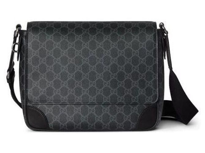 Gucci GG Emblem Umhängetasche Medium