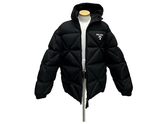 Prada Oversized gesteppte Jacke aus Re-Nylon-Gabardine Silber