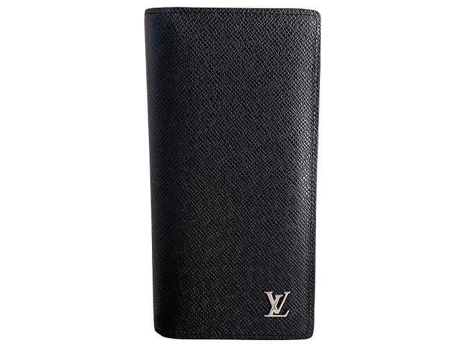 Louis Vuitton Cartera Taiga LV Brazza Negro