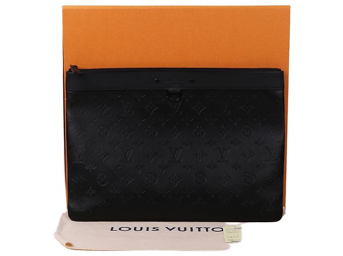 Louis Vuitton Pochette Discovery Large Clutch Noir