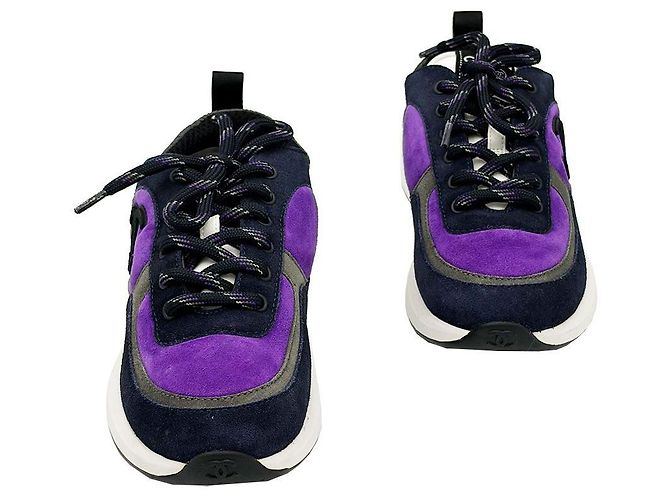 Chanel Tênis de camurça roxo para mulher