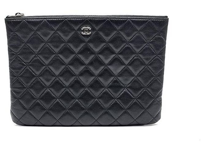 Chanel Clutch de pele de cordeiro New Medium Preto