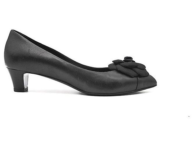 Chanel Camellia Pumps Black