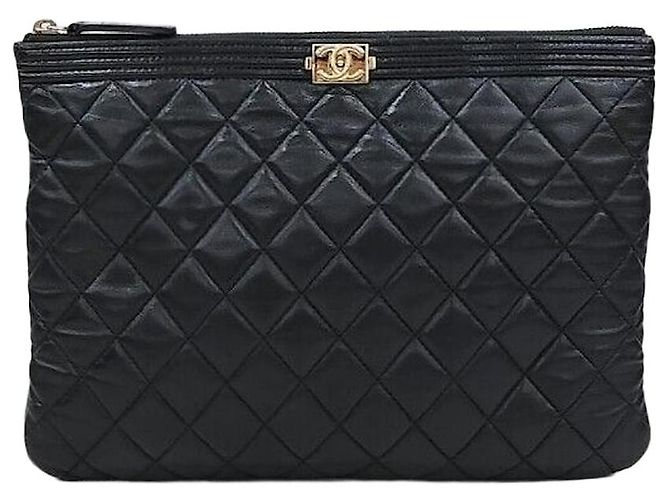Chanel Boy Clutch aus Lammleder, Schwarz, Goldton, Größe Medium